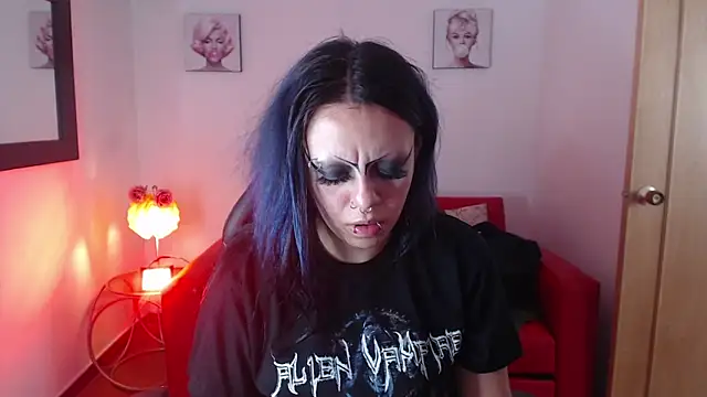Snapshot of Belladonna_trix chatting on June 3, 2:55 pm Belladonna trix online show from June 3, 2:55 pm