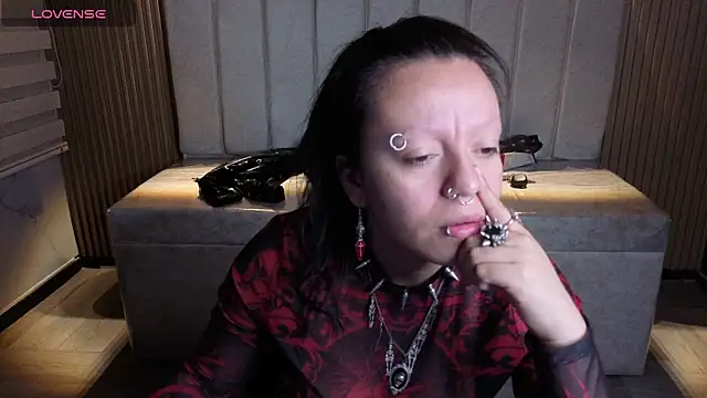 Snapshot of Belladonna_trix chatting on June 20, 3:26 pm Belladonna trix online show from June 20, 3:26 pm