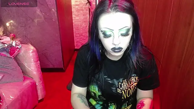 Snapshot of Belladonna_trix chatting on July 29, 7:34 pm Belladonna trix online show from July 29, 7:34 pm