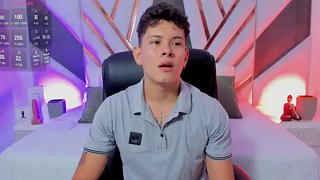 Snapshot of Daniel_cute18 chatting on November 12, 8:30 pm Daniel cute18 online show from November 12, 8:30 pm