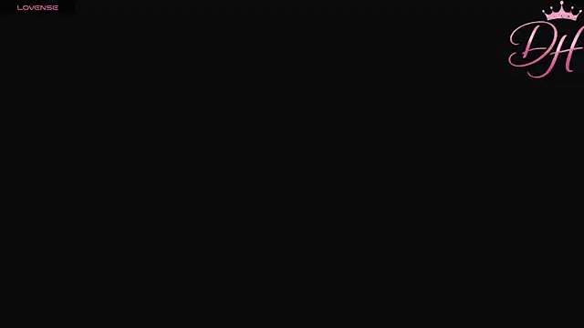 Snapshot of Daphne_Hills chatting on June 25, 9:52 pm Daphne Hills online show from June 25, 9:52 pm