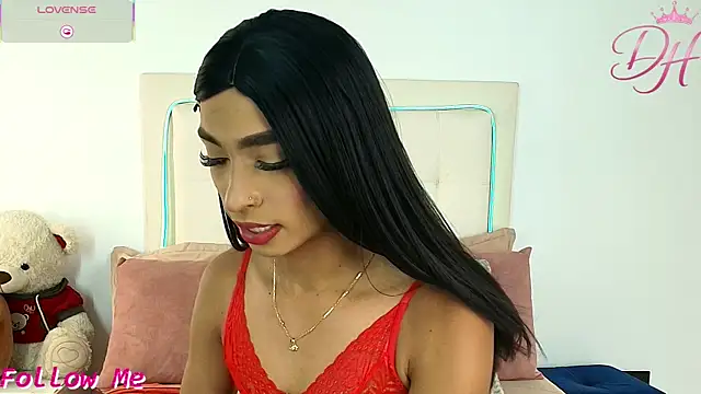 Snapshot of Daphne_Hills chatting on July 9, 7:07 pm Daphne Hills online show from July 9, 7:07 pm