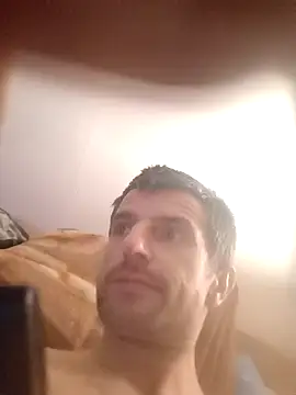 Snapshot of TwardyKierowca chatting on February 6, 1:43 am TwardyKierowca online show from February 6, 1:43 am