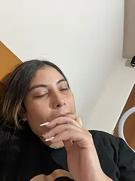 Snapshot of Anna_Bitch_Disgusting chatting on November 26, 7:31 am Anna Bitch Disgusting online show from November 26, 7:31 am