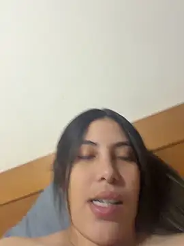 Snapshot of Anna_Bitch_Disgusting chatting on June 5, 2:18 am Anna Bitch Disgusting online show from June 5, 2:18 am