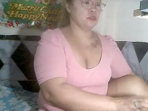 loriepinay46 online show from November 16, 12:55 pm