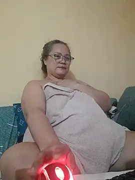 Snapshot of loriepinay46 chatting on August 1, 10:19 pm loriepinay46 online show from August 1, 10:19 pm