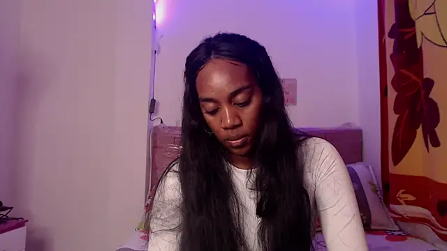 AishaOwens online show from March 6, 8:49 pm