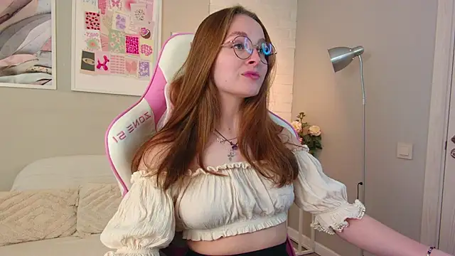 MadisonSmitt online show from March 16, 5:13 am