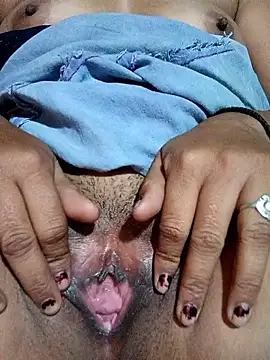 Snapshot of Hot_kamla chatting on November 13, 6:45 am Hot kamla online show from November 13, 6:45 am