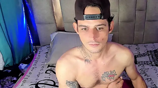 Snapshot of Sexybigjefffx chatting on November 12, 9:42 am Sexybigjefffx online show from November 12, 9:42 am