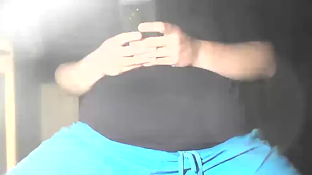 Snapshot of bigcumfrench chatting on April 17, 5:21 am bigcumfrench online show from April 17, 5:21 am
