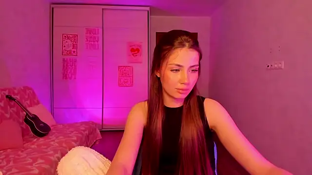 Snapshot of Aurora_Glow21 chatting on May 14, 12:23 pm Aurora Glow21 online show from May 14, 12:23 pm