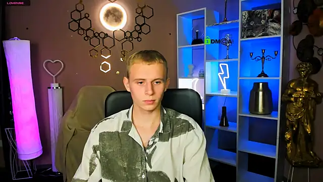 Snapshot of rafael_bien chatting on November 24, 8:08 pm rafael bien online show from November 24, 8:08 pm