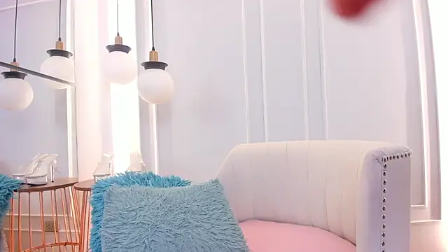 CarolinnaSaenz online show from June 24, 11:31 am