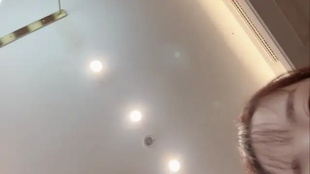 Snapshot of Butterbear chatting on December 14, 11:48 am Butterbear online show from December 14, 11:48 am