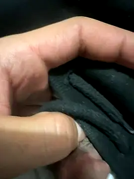 Snapshot of kangro_80 chatting on December 16, 8:36 pm kangro 80 online show from December 16, 8:36 pm