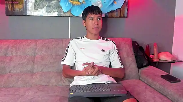 Carl-Milton online show from November 13, 12:37 pm