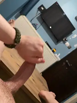 Snapshot of bigfatbro9 chatting on March 8, 2:15 am bigfatbro9 online show from March 8, 2:15 am