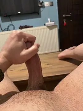 Snapshot of bigfatbro9 chatting on April 5, 12:52 am bigfatbro9 online show from April 5, 12:52 am