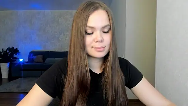 Snapshot of Kira_love_81 chatting on May 10, 4:17 am Kira love 81 online show from May 10, 4:17 am