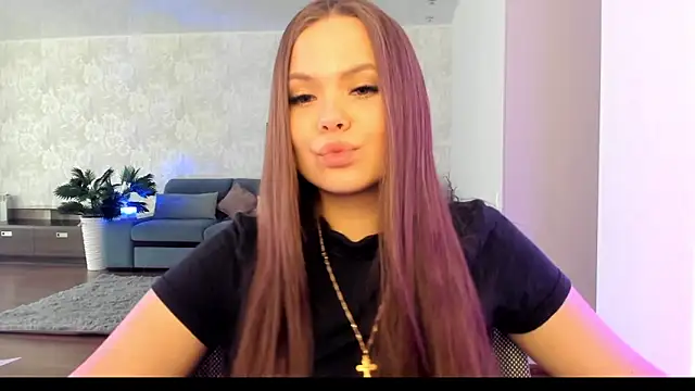 Snapshot of Kira_love_81 chatting on May 24, 4:17 am Kira love 81 online show from May 24, 4:17 am