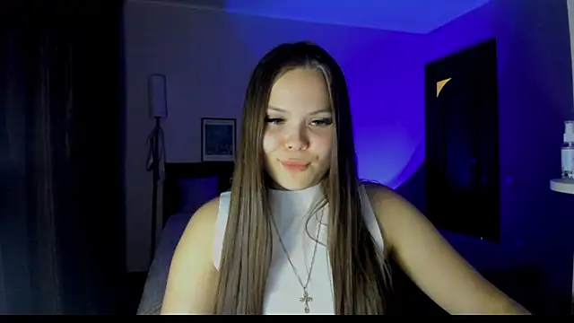 Snapshot of Kira_love_81 chatting on May 26, 7:43 pm Kira love 81 online show from May 26, 7:43 pm