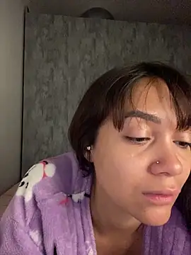 Snapshot of carolsapequinha chatting on May 14, 10:33 am carolsapequinha online show from May 14, 10:33 am