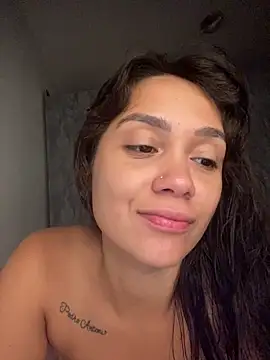 Snapshot of carolsapequinha chatting on May 21, 11:06 am carolsapequinha online show from May 21, 11:06 am
