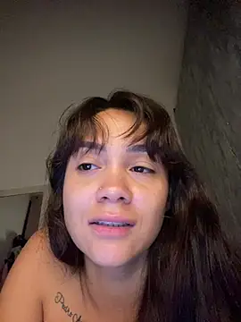 Snapshot of carolsapequinha chatting on May 29, 7:50 am carolsapequinha online show from May 29, 7:50 am