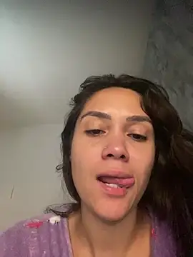Snapshot of carolsapequinha chatting on June 6, 1:05 pm carolsapequinha online show from June 6, 1:05 pm