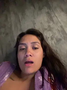 Snapshot of carolsapequinha chatting on June 8, 1:28 am carolsapequinha online show from June 8, 1:28 am