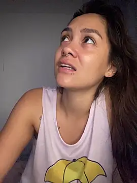 Snapshot of carolsapequinha chatting on June 15, 11:01 am carolsapequinha online show from June 15, 11:01 am
