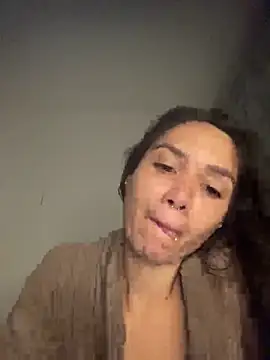 Snapshot of carolsapequinha chatting on June 18, 11:58 am carolsapequinha online show from June 18, 11:58 am
