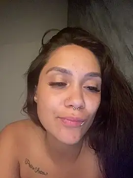 Snapshot of carolsapequinha chatting on July 15, 4:40 am carolsapequinha online show from July 15, 4:40 am