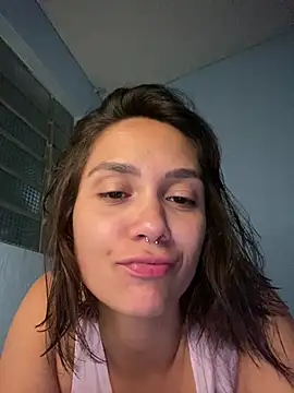 Snapshot of carolsapequinha chatting on August 9, 4:50 am carolsapequinha online show from August 9, 4:50 am