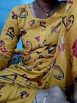 Snapshot of beutiful_hot chatting on July 9, 11:25 am beutiful hot online show from July 9, 11:25 am