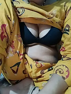Snapshot of beutiful_hot chatting on July 10, 2:49 am beutiful hot online show from July 10, 2:49 am