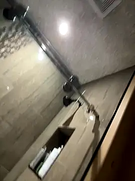 Snapshot of mikeyy003 chatting on November 12, 5:24 pm mikeyy003 online show from November 12, 5:24 pm