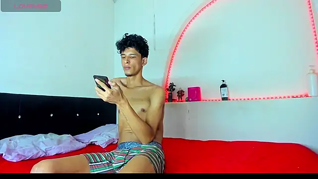 kaiborman00 online show from February 21, 2:56 am