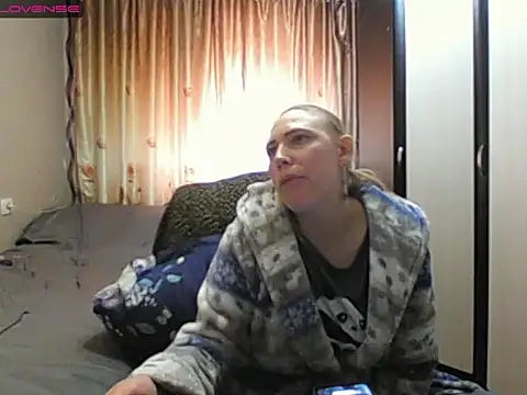 JenniDeep online show from April 29, 7:34 am