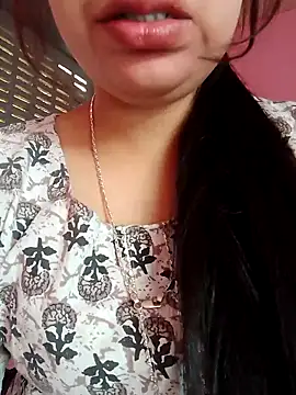 isha sharma2002 online show from December 3, 6:32 am