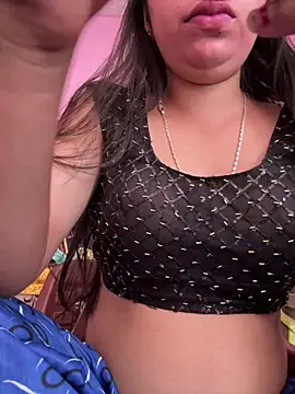 Snapshot of isha_sharma2002 chatting on May 5, 5:48 am isha sharma2002 online show from May 5, 5:48 am