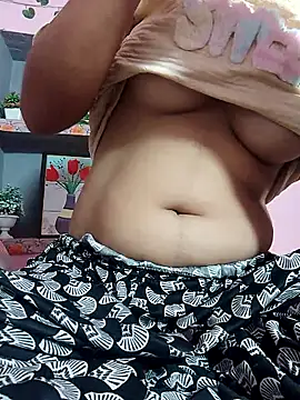 Snapshot of isha_sharma2002 chatting on July 21, 4:48 am isha sharma2002 online show from July 21, 4:48 am