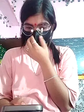 Snapshot of isha_sharma2002 chatting on July 30, 6:23 am isha sharma2002 online show from July 30, 6:23 am