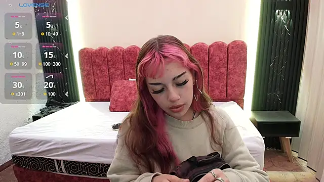 Laracooper  online show from March 7, 12:13 pm