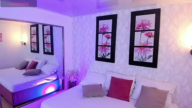 Snapshot of Martina_077 chatting on November 29, 12:30 pm Martina 077 online show from November 29, 12:30 pm