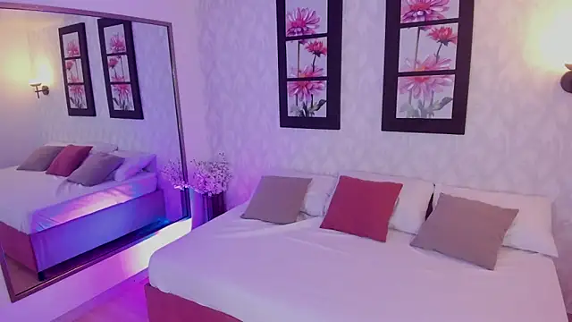 Snapshot of Martina_077 chatting on December 4, 12:14 pm Martina 077 online show from December 4, 12:14 pm