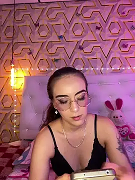 MelanyyJhonson15 online show from March 15, 3:23 am