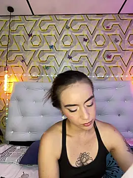 MelanyyJhonson15 online show from April 23, 3:08 am
